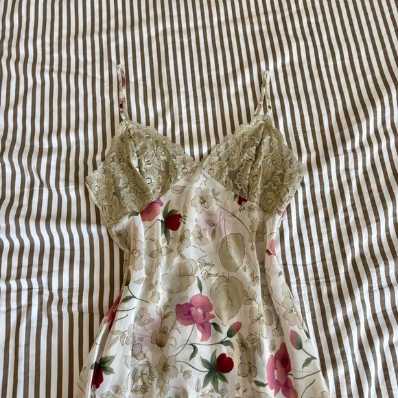 VINTAGE SLIP DRESS - Picture 2 of 4